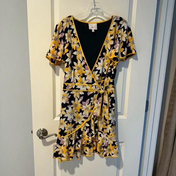 Cinq á Sept Floral Cameron Yellow & White Wrap Dress | Size 4 - Picture 4 of 9